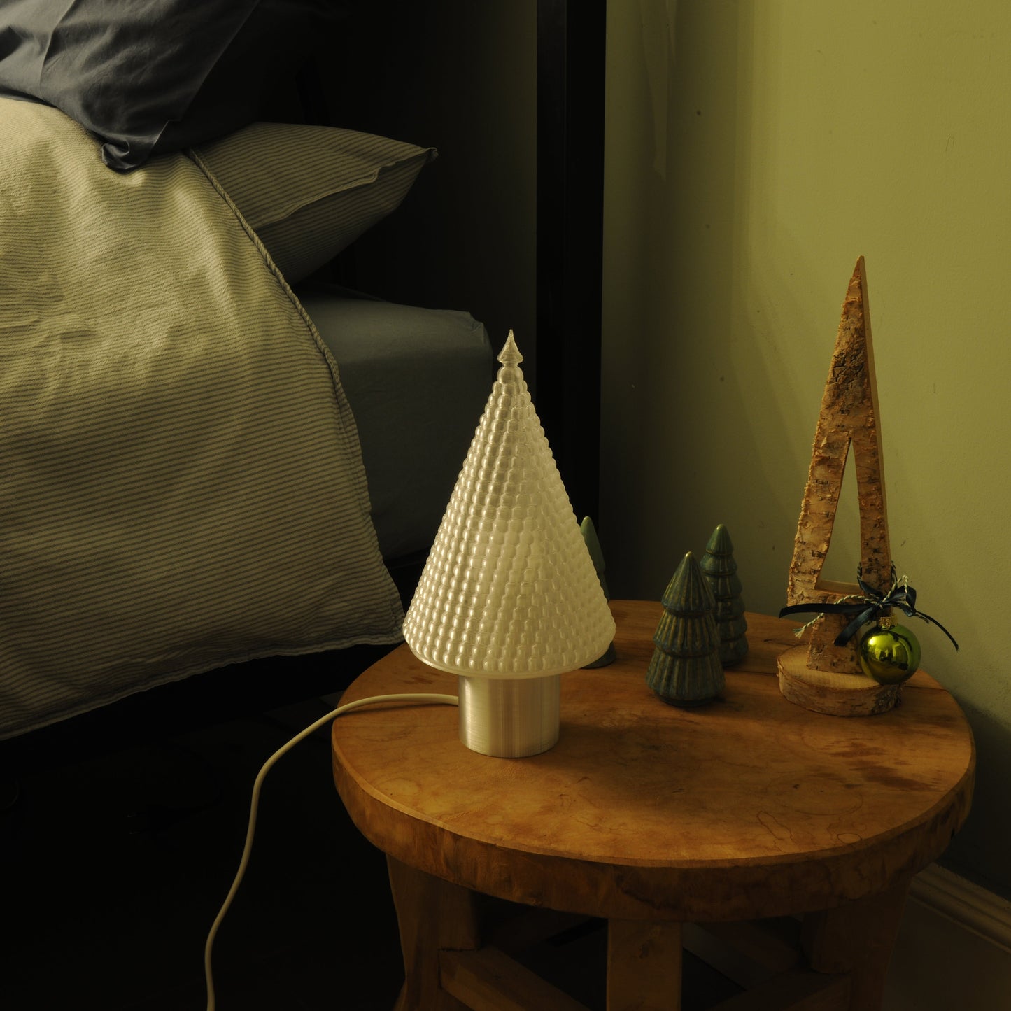 SPARkle.- Sustainable Christmas Tree Lamp