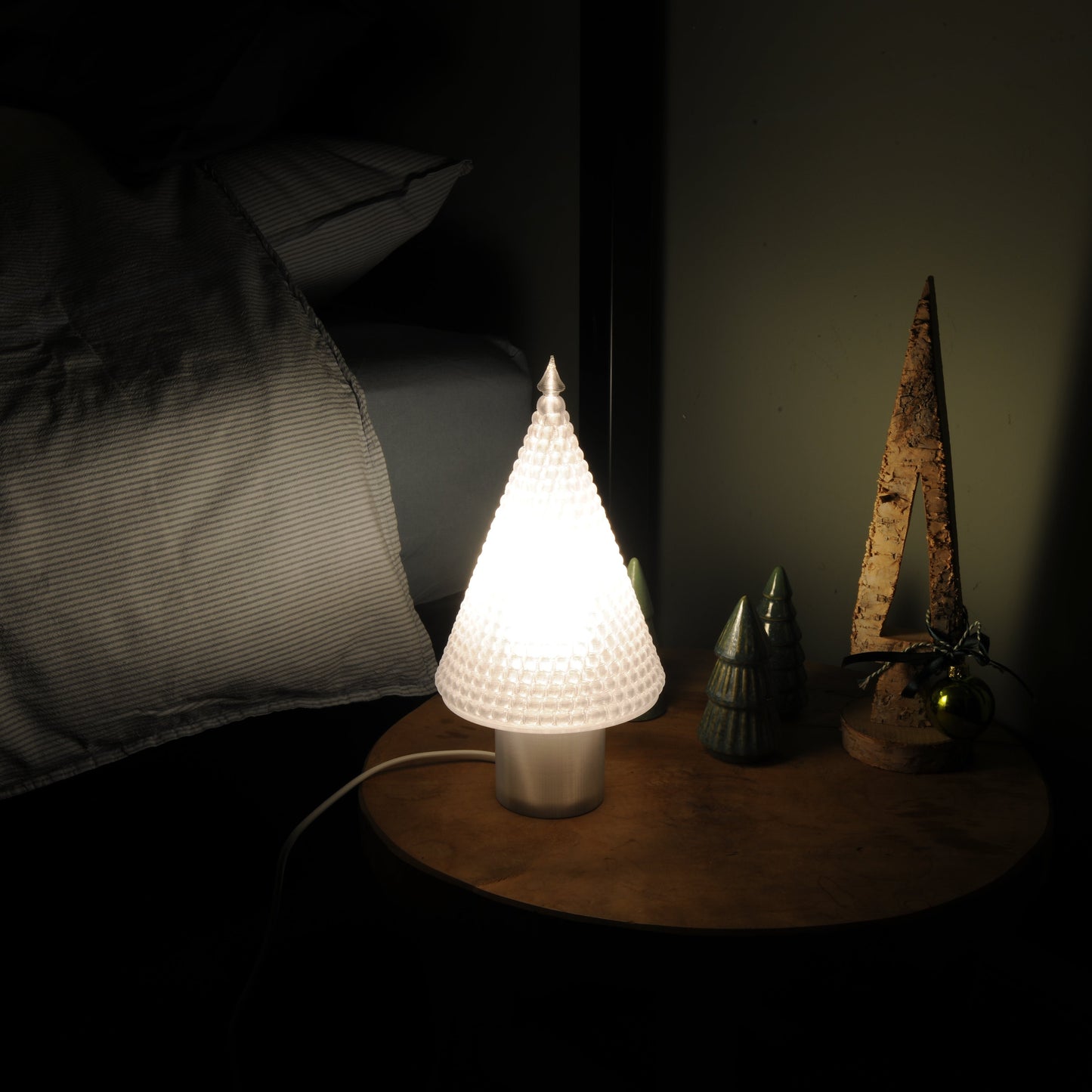 SPARkle.- Sustainable Christmas Tree Lamp