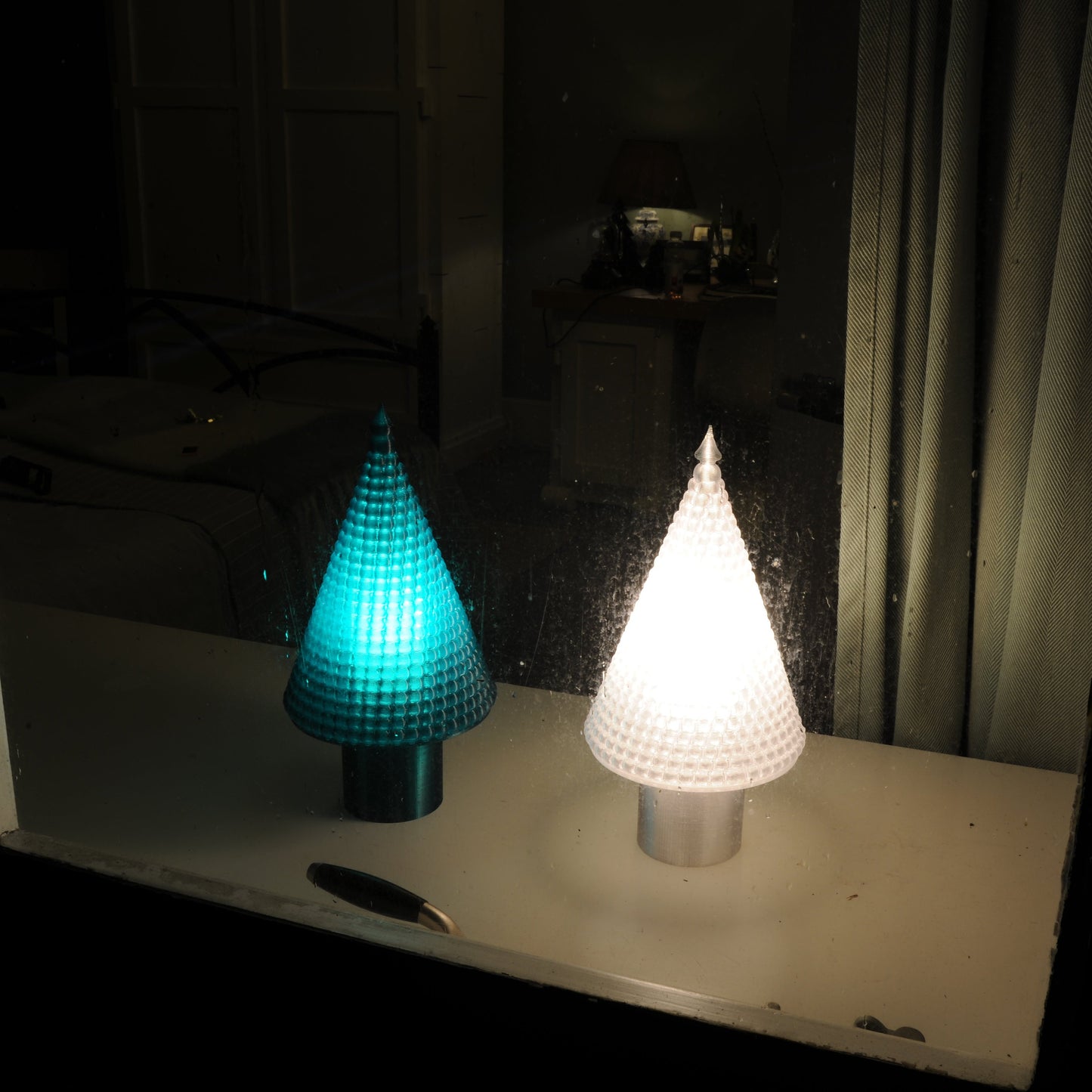 SPARkle.- Sustainable Christmas Tree Lamp