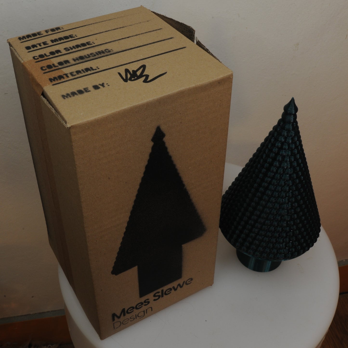 SPARkle.- Sustainable Christmas Tree Lamp